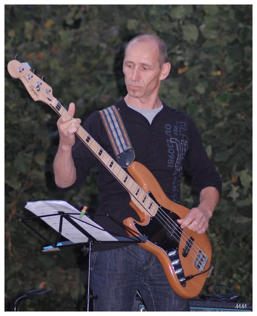 Marc, basse